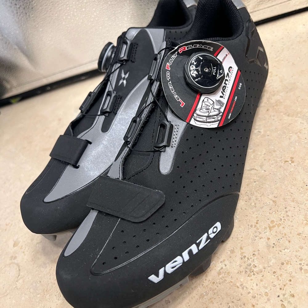 New men’s venzo spin/ mountain bike shoes 🚵‍♀️